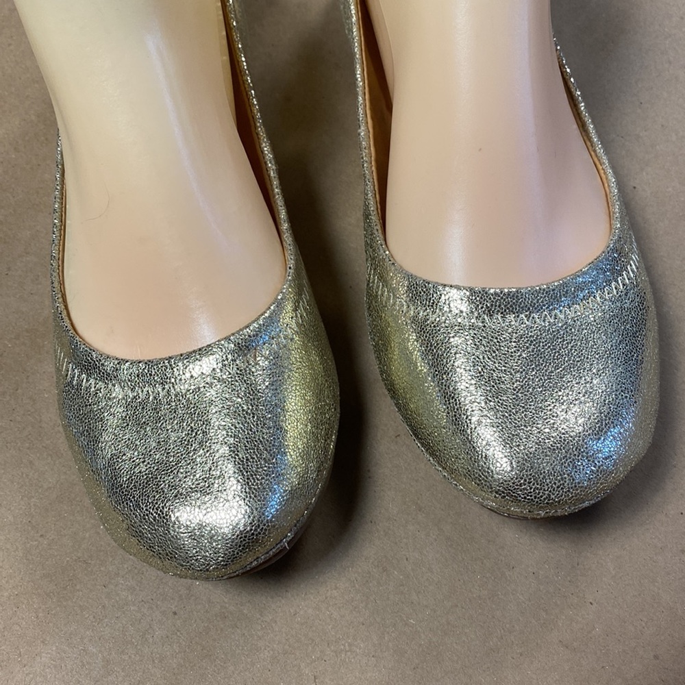 5/$50 Lucky Brand Metallic Gold Emmie Ballet Flats - Picture 2 of 8